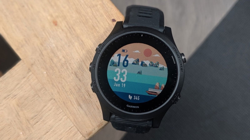 Top đồng hồ dành cho chạy bộ tốt nhất 2020 - Garmin Forerunner 945