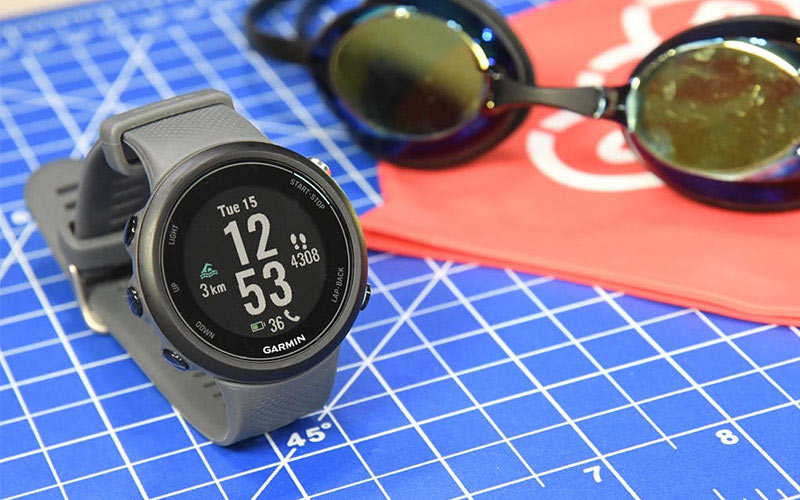 Đồng hồ thể thao GPS Garmin Swim 2