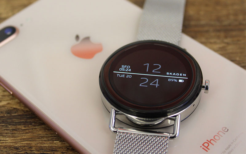 đồng hồ thông minh Wear OS kết nối với iPhone