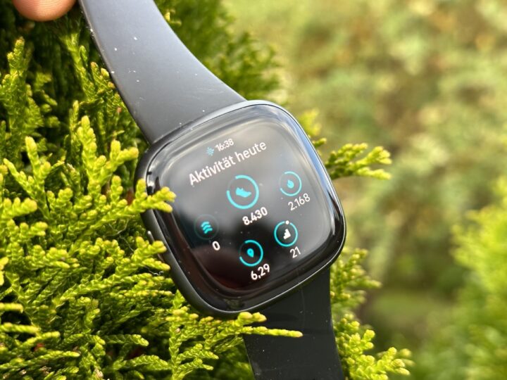 Đồng hồ Fitbit Versa 4