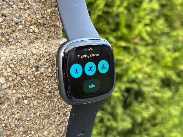 Đồng hồ Fitbit Versa 4