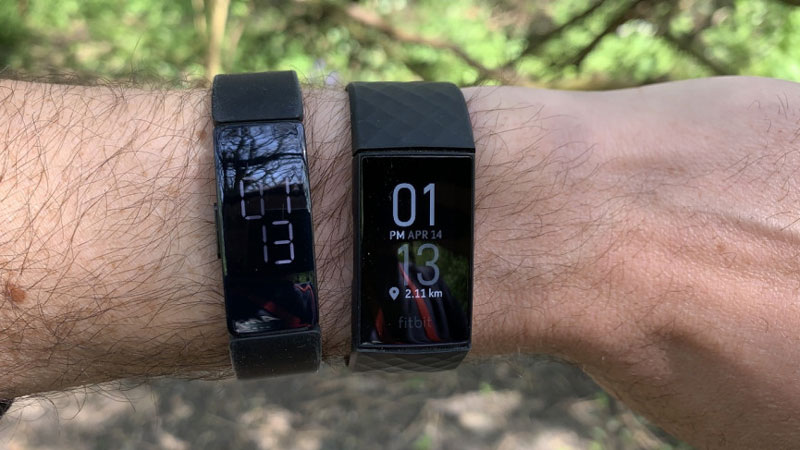 So sánh Fitbit Charge 4 vs Inspire HR