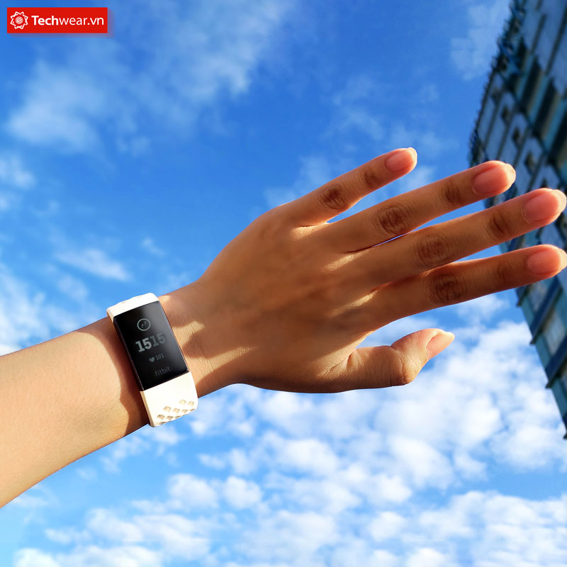 đồng hồ theo dõi sức khỏe Fitbit Charge 3