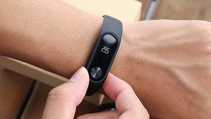 Vòng đeo tay theo dõi sức khỏe Xiaomi Mi Band 2