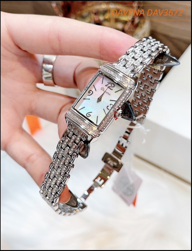 top-10-dong-ho-davena-mat-chu-nhat-dep-co-dien-classic-nhat-2021-timesstore-vn