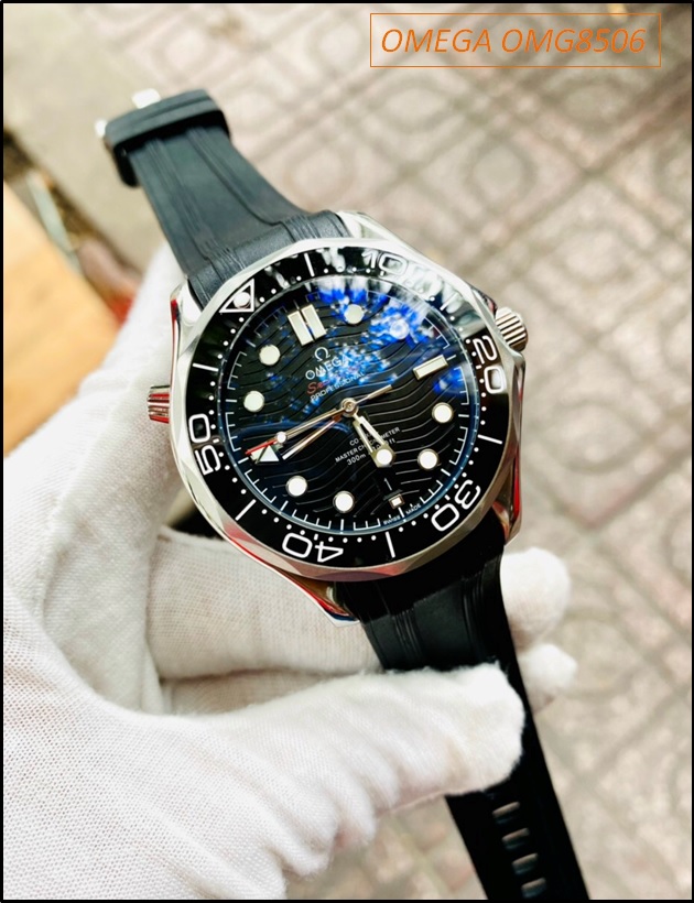 dong-ho-nam-omega-seamaster-automatic-007-day-cao-su-mat-den-dep-gia-re-timesstore-v