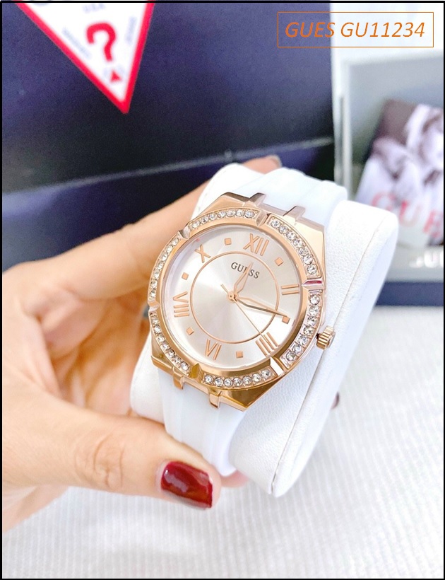 dong-ho-nu-guess-luxury-swarovski-rose-gold-silicone-trang-dep-gia-re-timesstore-vn