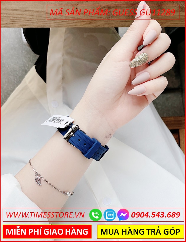 dong-ho-nu-guess-luxury-silicone-xanh-duong-mat-trang-vien-da-swarovski-silver-thoi-trang-dep-gia-re-timesstore-vn