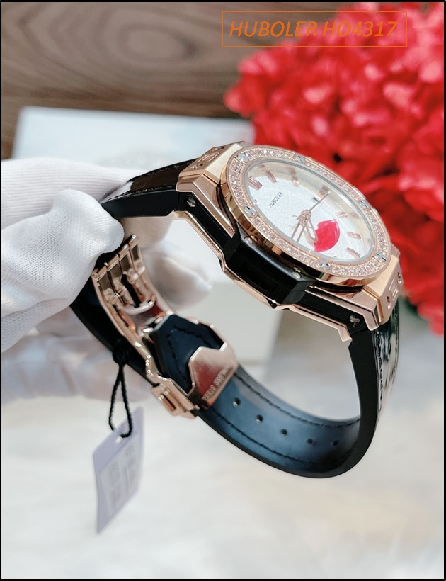 dong-ho-nu-huboler-doi-moi-do-mat-trang-rose-gold-day-silicone-den-dep-gia-re-timesstore-vn