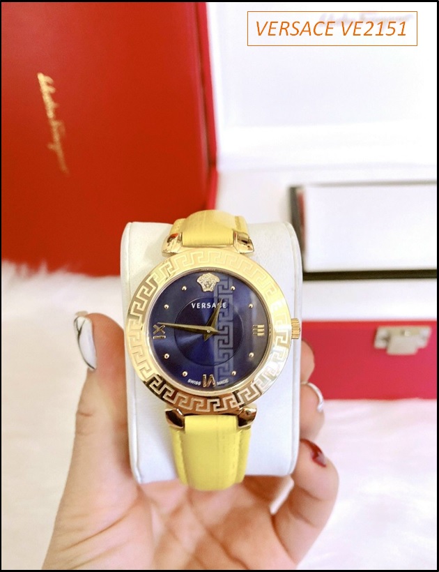 dong-ho-nu-versace-vang-gold-mat-tron-xanh-duong-day-da-vang-thoi-trang-dep-gia-re-timesstore-vn