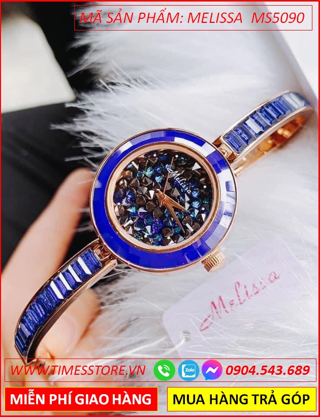 set-dong-ho-nu-melissa-mat-tron-dinh-da-swarovski-xanh-lac-tay-timesstore-vn