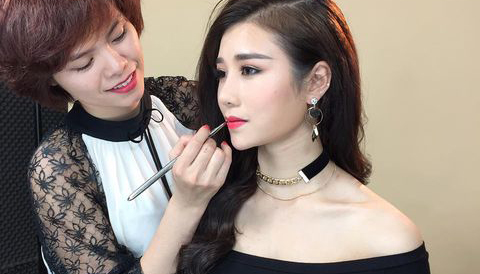 Đào tạo trang điểm chuyên nghiệp VIP Wedding Make up Đào tạo trang điểm chuyên nghiệp VIP Wedding Make up