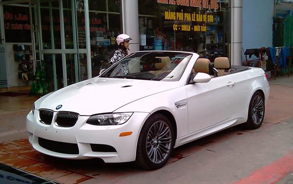 Cho thuê xe hoa cưới mui trần BMW M3 Cho thuê xe hoa cưới mui trần BMW M3