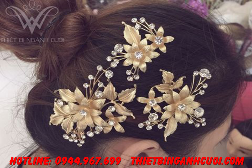 Phụ kiện tóc cô dâu chọn thế nào cho phù hợp Phụ kiện tóc cô dâu chọn thế nào cho phù hợp