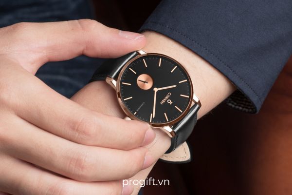 Đồng hồ đeo tay lịch lãm cho thầy giáo