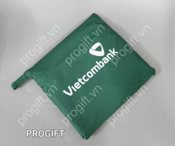 Nên bảo quản áo mưa đúng cách