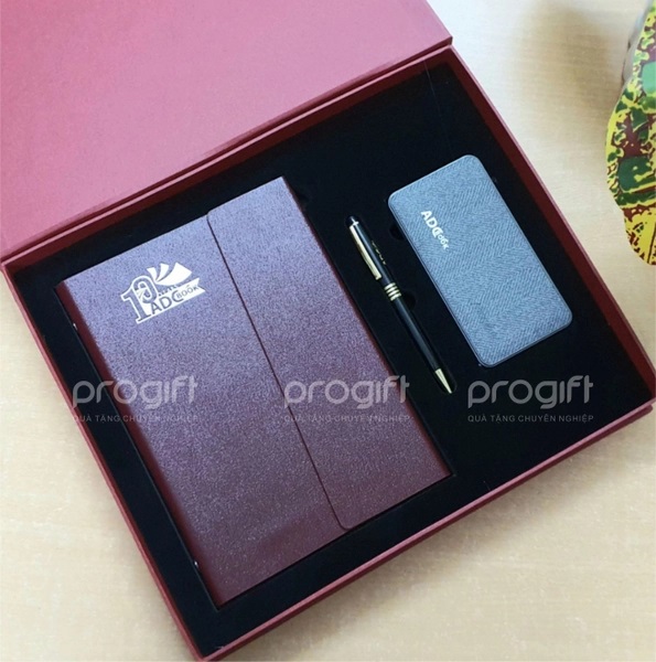Bộ quà tặng doanh nghiệp Gift Set mang đậm nét hiện đại Việt Nam