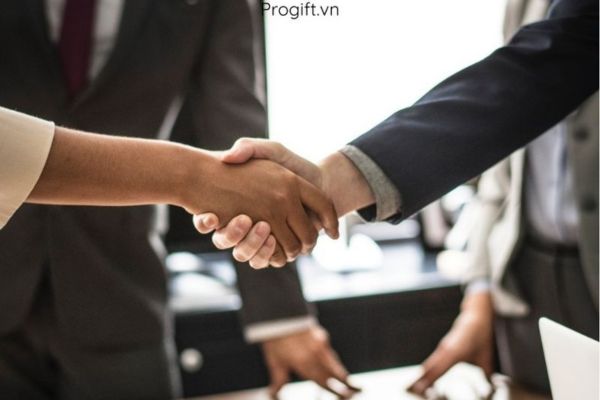 Lời chúc mừng kỷ niệm ngày thành lập công ty ý nghĩa thể hiện tri ân và tăng cường gắn kết