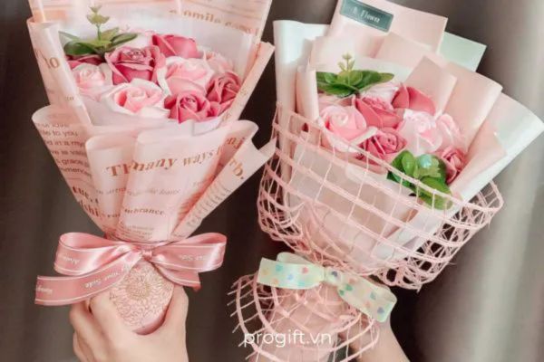 Tặng hoa là món quà ý nghĩa dành cho bạn gái