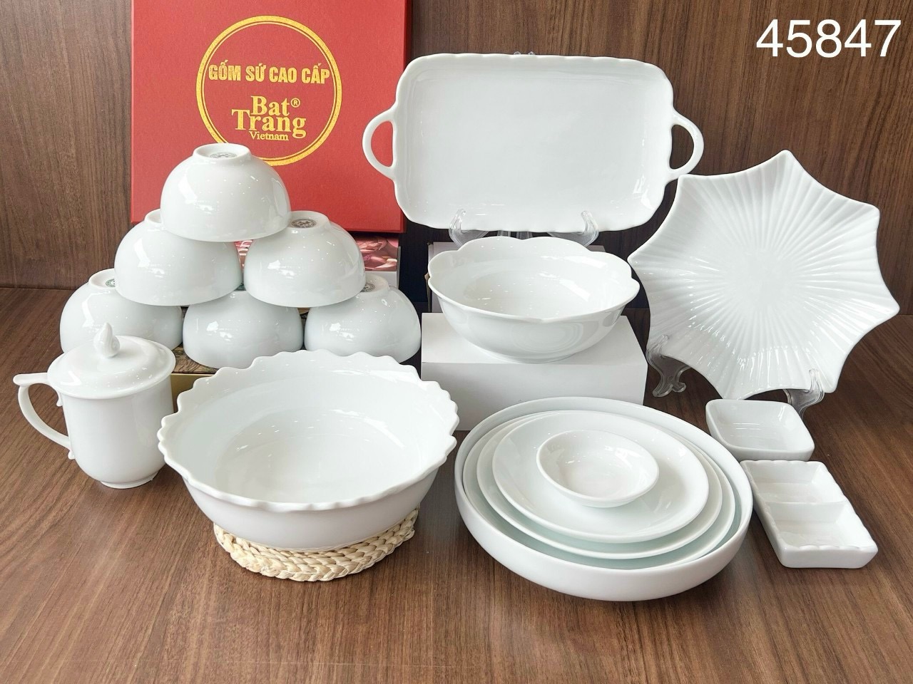 Bộ ấm chén sứ