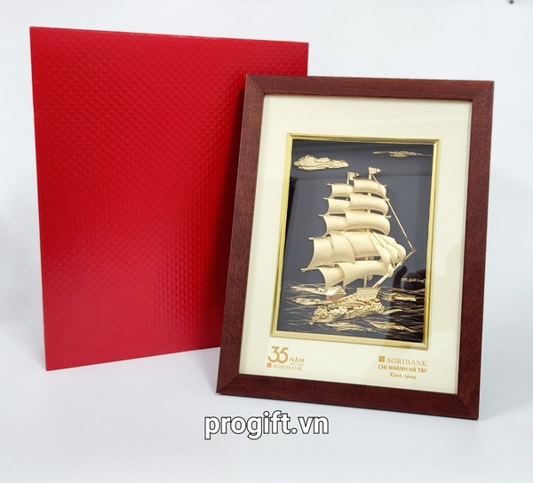 Những bức tranh cũng thường là món quà khai trương được yêu thích