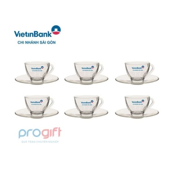 Ly thủy tinh có vẻ ngoài sang trọng