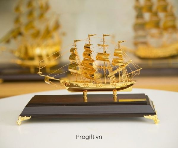 Cần bảo quản mô hình đúng cách