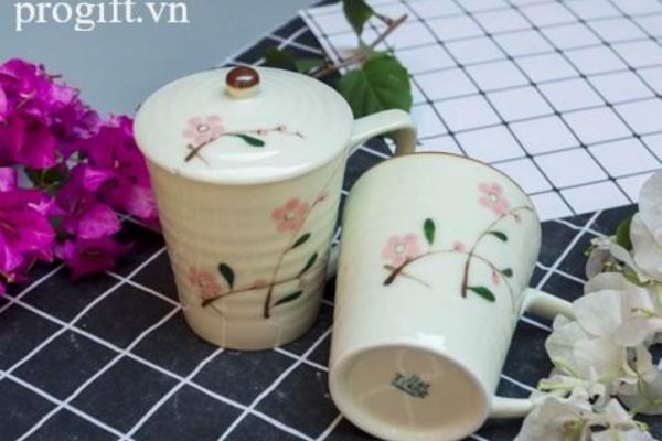 Cốc sứ làm quà tặng vừa ý nghĩa vừa thiết thực