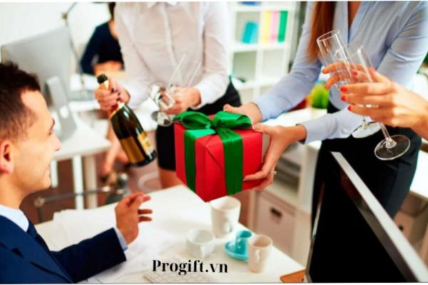 Nên viết gì tặng cho sếp?