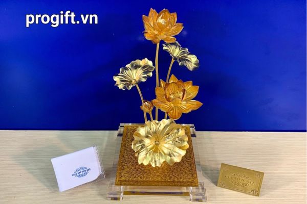 Tặng quà nhân dịp tết nguyên đán