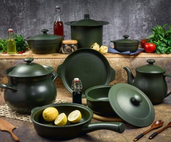 Bộ nồi là quà tặng gia dụng hữu ích cho mỗi gian bếp gia đình