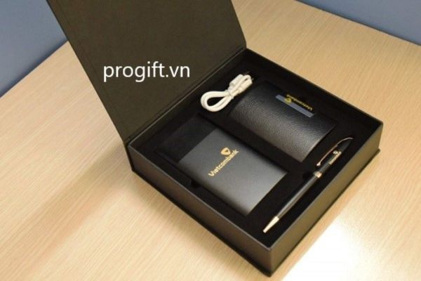 Đồng hồ treo tường