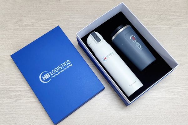 Quà tặng kỷ niệm thành lập công ty cho đối tác, nhân viên