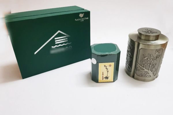 Hộp trà chắc chắn là một quà tặng sếp lên chức rất ý nghĩa