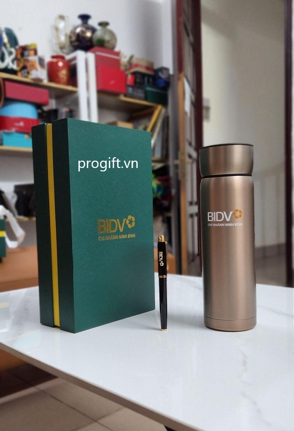 Bộ quà tặng bình giữ nhiệt kèm bút cho khách hàng của ngân hàng BIDV