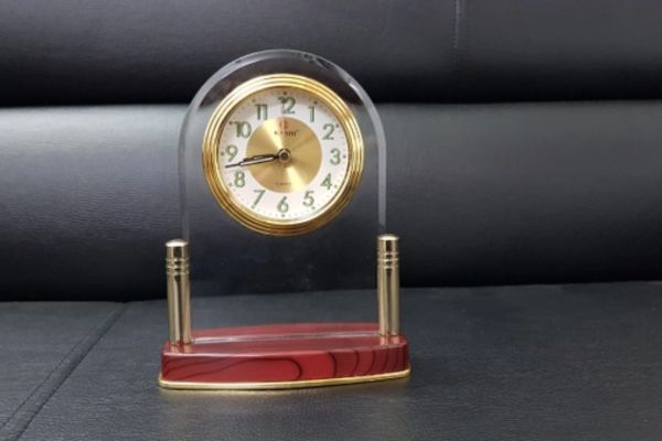 Đồng hồ để bàn