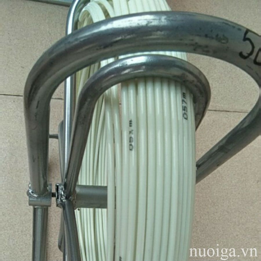 cuộn dây thông ống nước