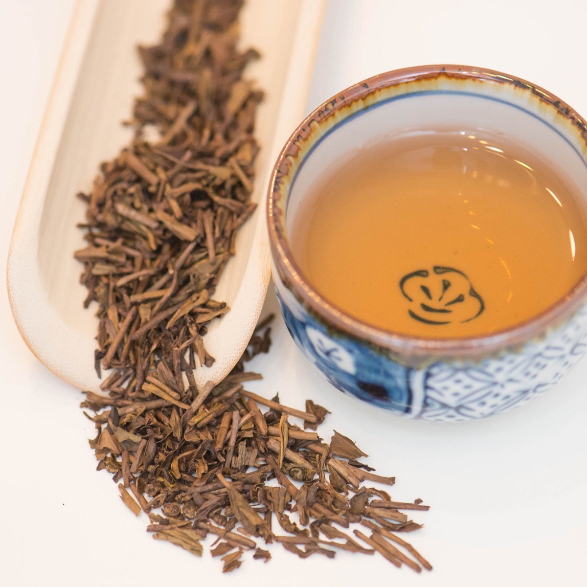 Lịch sử trà Houjicha được cho là bắt đầu từ năm 1920 một cách rất tình cờ.