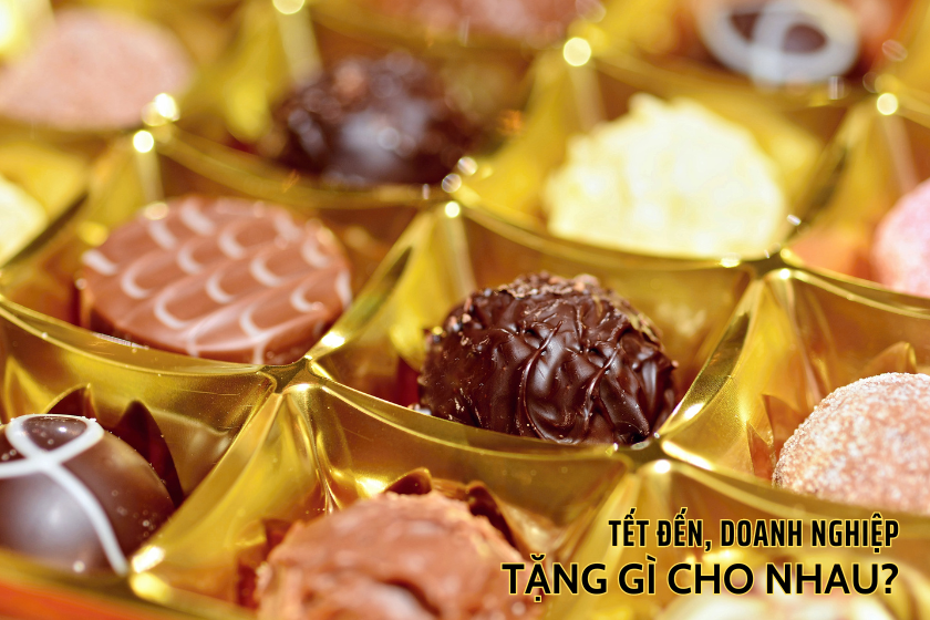 Bánh ngọt hoặc Chocolate đến từ những thương hiệu cao cấp cũng thường được chọn lựa là quà năm mới.