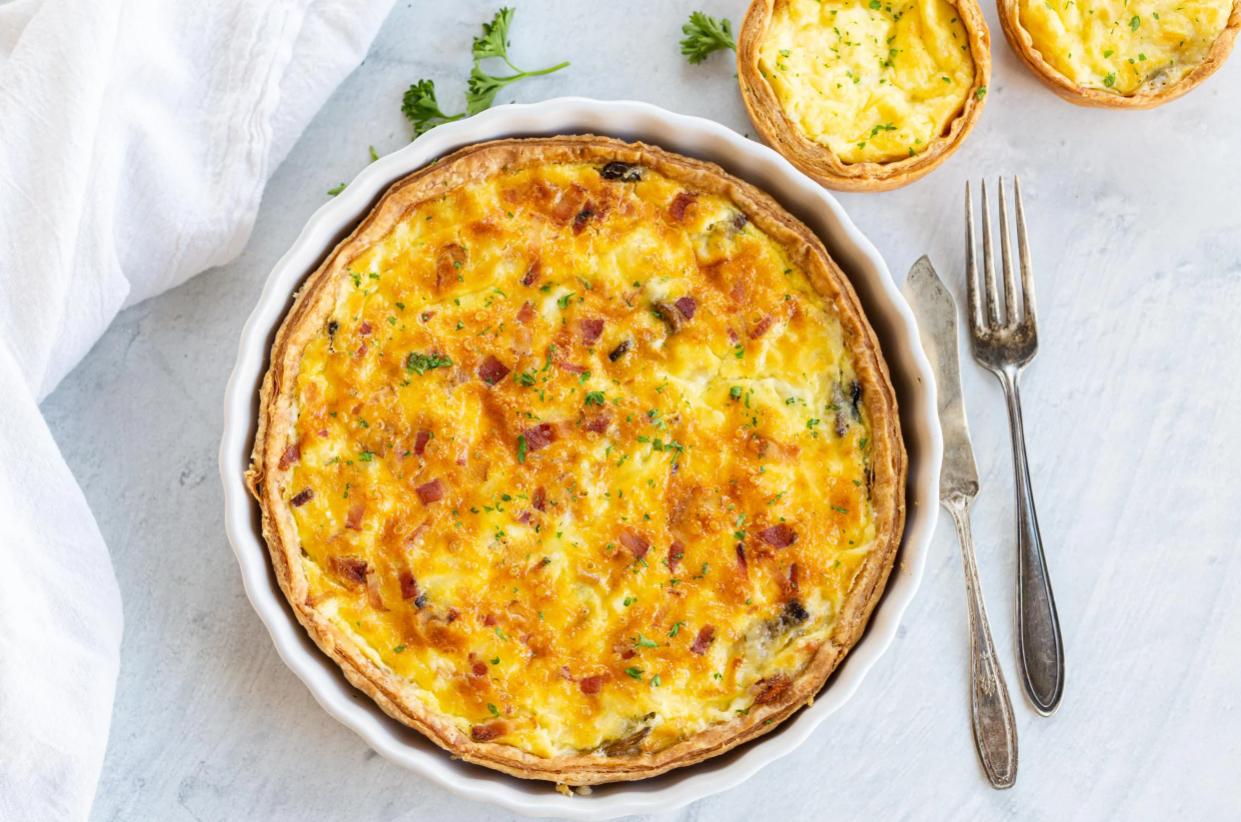 Bánh quiche hay tart mặn thích hợp dùng cùng với trà Matcha thơm lừng (Ảnh: sưu tầm)