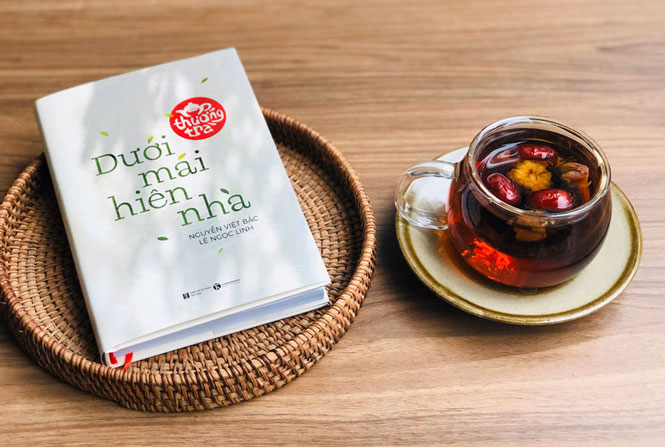 Thưởng Trà Dưới Mái Hiên Nhà mang đến cái nhìn dung dị hơn về trà trong gia đình và đời sống hàng ngày (Ảnh: sưu tầm)