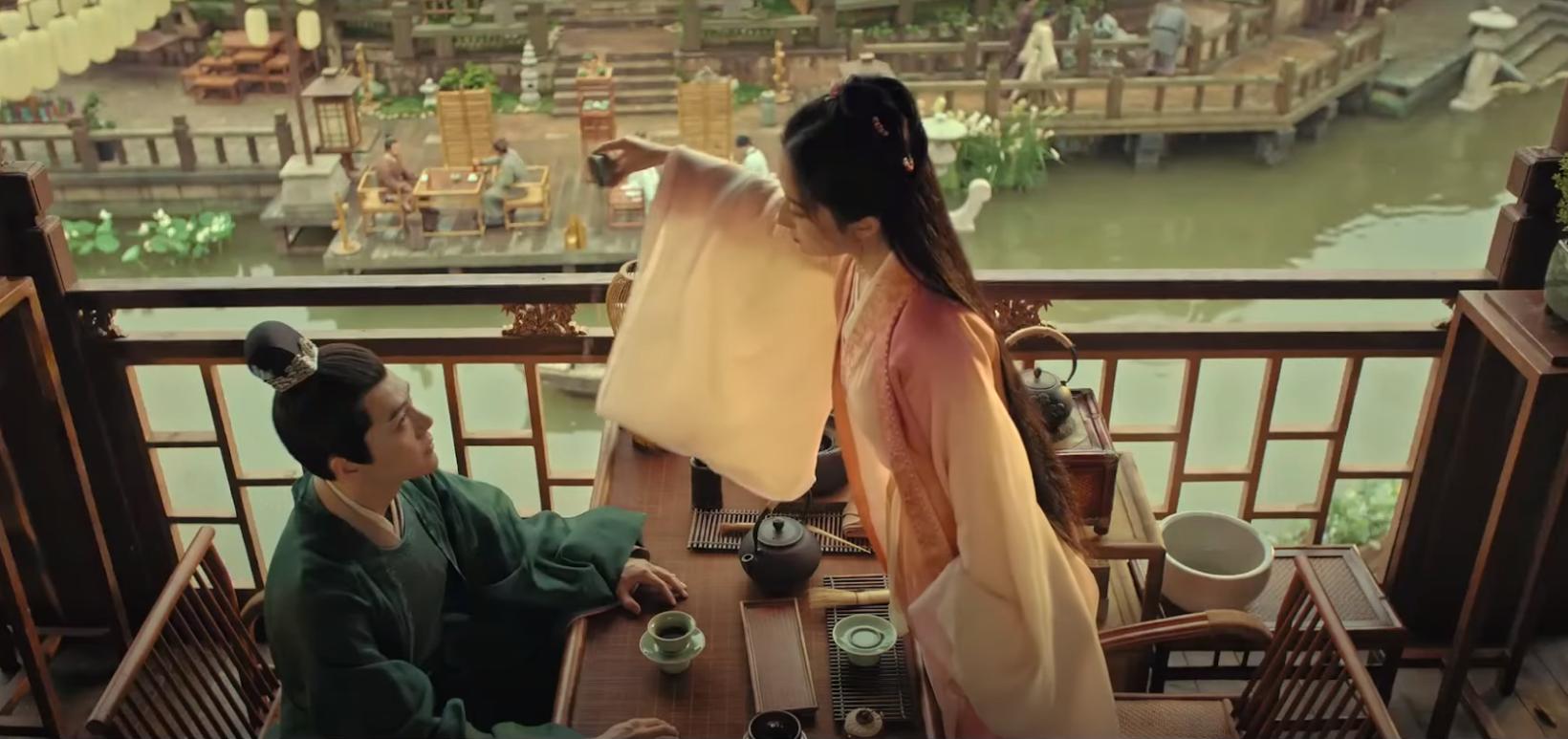 Phân cảnh đoạn tuyệt tình cảm với vị hôn phu phản bội Âu Dương Húc giữa quán trà Đông Kinh (Ảnh: sưu tầm)