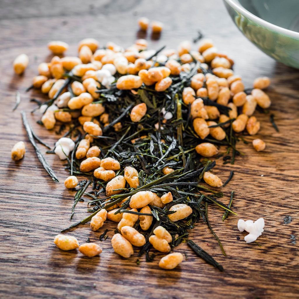 Genmaicha là tên gọi chung của loại trà kết hợp từ gạo lứt rang và trà xanh Nhật Bản - Ảnh: Sưu tầm