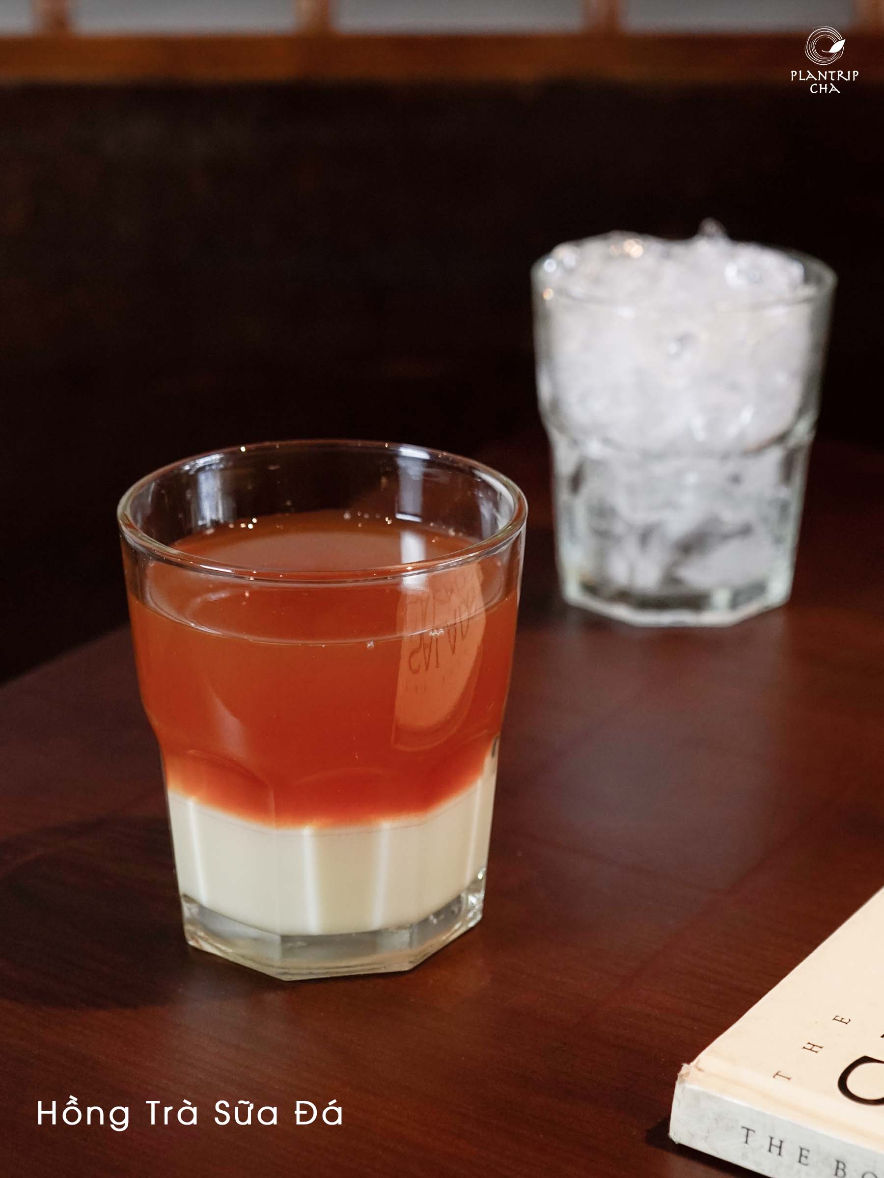 Hồng Trà Sữa Đá.