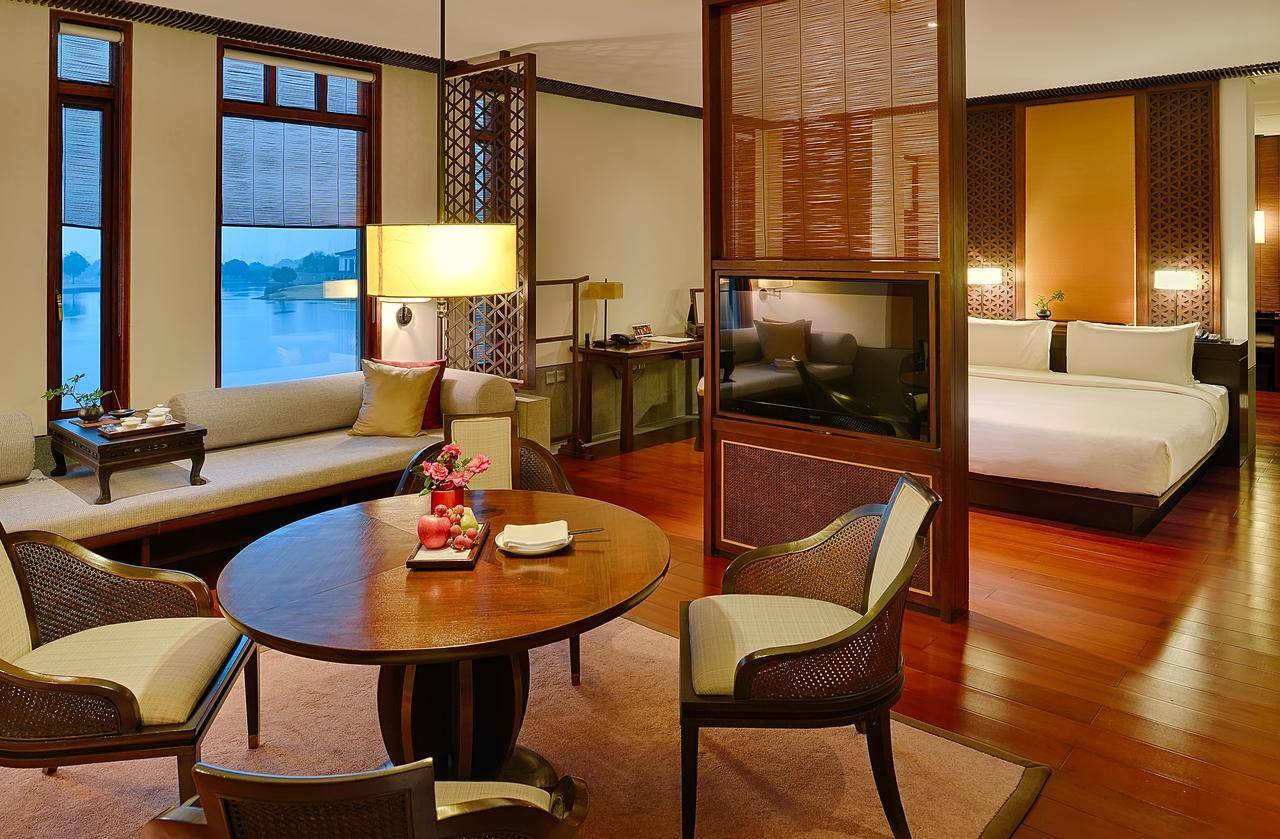 Thiết kế Fuchun Resort là sự kết hợp hài hòa giữa phong cách cổ điển Trung Hoa và nét đẹp của kiến trúc hiện đại (Ảnh: sưu tầm)