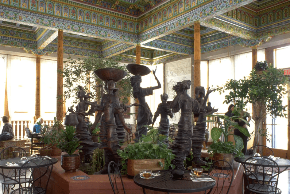 7 tác phẩm điêu khắc bằng đồng ấn tượng của phòng trà Boulder Dushanbe (Ảnh: sưu tầm)