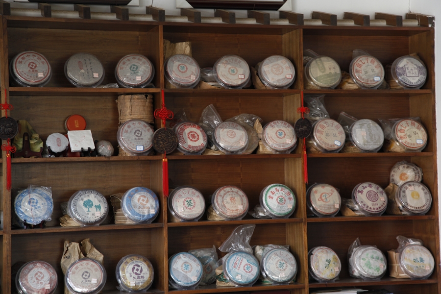 Việc bảo quản đúng cách giúp bánh trà lâu năm sở hữu hương vị vượt trội (Ảnh: sưu tầm)