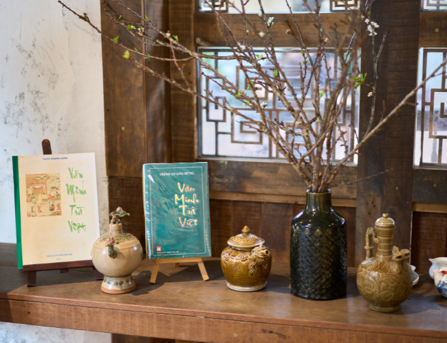 Sách Văn Minh Trà Việt cung cấp nhiều dữ liệu quý báu về cội nguồn, lịch sử trà của Việt Nam (Ảnh: Plantrip Cha)