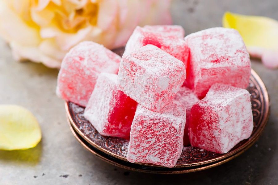 Turkish Delight, một loại kẹo dẻo truyền thống thường được người thổ nhâm nhi chung với trà - Ảnh: Sưu tầm