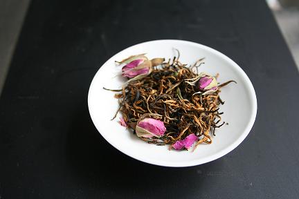trà đen hoa hồng